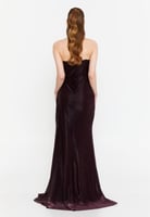 فستان طويل بدون أكمام، مصنوع من قماش لايكر الفاخر