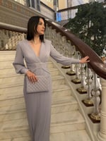 فستان سهرة شيفون مطرز بالأحجار وفتحة رقبة على شكل...