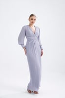 فستان سهرة شيفون مطرز بالأحجار وفتحة رقبة على شكل...