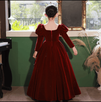 فساتين الفتيات المخمليه الحمراء الطويله