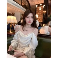 فستان بحمالة رقبة من الساتان على الكتف ، تنورة طوي...