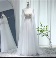 فستان سهرة انيق ومطرز