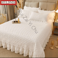 سرير مزدوج مبطن بياضات السرير ورقه بيضاء المفرش ال...