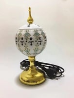 مبخرة عربية للشرق الأوسط ، كرة بيضاء