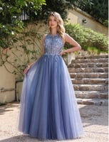 فستان سهره من التل الازرق المغبر تطريز عاري الظهر...