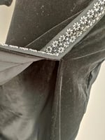 فستان نسائي أسود مخملي بأكمام طويلة برقبة حرف V ،...