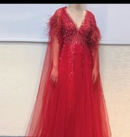 فستان سهرة انيق ومطرز