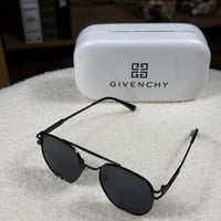 هدية رجالية جيفنشي