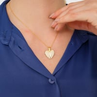 سلسلة فضة بالاسم مطلية بالذهب - سلسال القلب المجنح