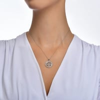 قلادة بدلاية الشجرة لون فضي