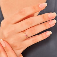 خاتم فضة نسائي عيار 925 مرصع بحجر زركون أحمر - خات...