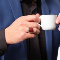 خاتم رجالي حجر عقيق - فضة عيار 925 - خاتم أفانين