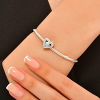 تعليقة قطتي المدللة