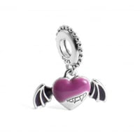 تعليقة أجنحة قلبي