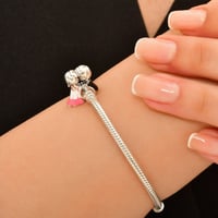 تعليقة الحب الأبدي