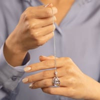 قلادة نسائية فضة عيار 925 - قلادة انتِ المعنى