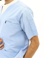 سكراب طبي رجالي أزرق سماوي – طقم عملي بخامة ناعمة...