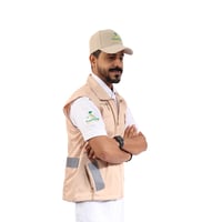 سديري مطرز بشعار وزارة الصحة للجنسين