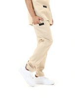 سكراب طبي رجالي بيج | مريح وخفيف للخدمة الطبية