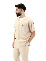 سكراب طبي رجالي بيج | مريح وخفيف للخدمة الطبية