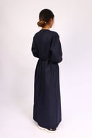 مريول متوسط كحلي شيال سادة مع حركات سواره قماش شتو...