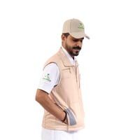 سديري مطرز بشعار وزارة الصحة للجنسين