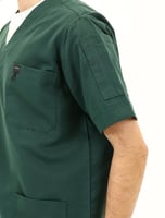 طقم سكراب طبي رجالي زيتي - تصميم كلاسيكي مريح للمم...