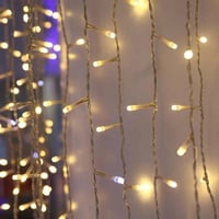 لمبات LED على فيش كهرباء