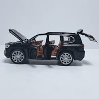 مجسم سيارة حديد تويوتا لاندكروزر LC300 (2021+)