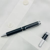 قلم اسود مع كروم راقي وانيق – تصميم ليزر مخصص