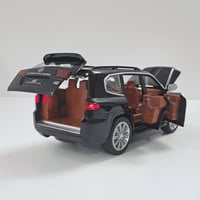 مجسم سيارة حديد تويوتا لاندكروزر LC300 (2021+)