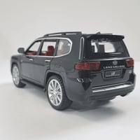 مجسم سيارة حديد تويوتا لاندكروزر LC300 (2021+)