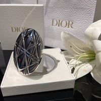 مراية فاخرة من ديور مع البوكس والكيس