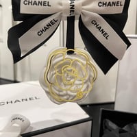 تعليقة شانيل مع البوكس والكيس