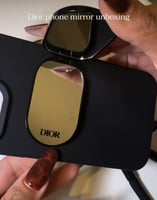 مراية مع حامل للجوال من ديور مع الكيس