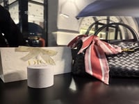 سكارف ديور مع البوكس وكيس ديور مزخرف