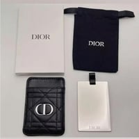 حامل بطاقات من الجلد الراقي مع مراية من ديور مع ال...