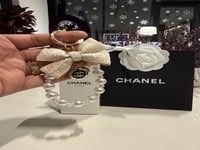 ميداليه شانيل لون اوف وايت