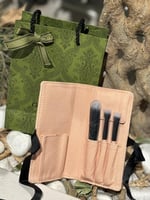 شنطة فرش ميك اب من قوتشي 3 حبات