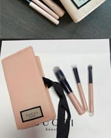 شنطة فرش ميك اب من قوتشي 3 حبات