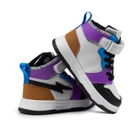 حذاء سنيكرز