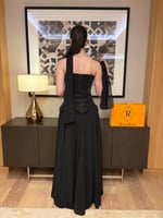 فستان أسود مطرز بخرز لماع فاخر