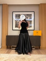 فستان أسود ناعم أنيق