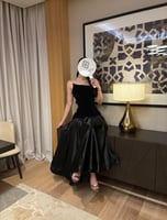 فستان أسود ناعم أنيق