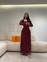 فستان أحمر داكن تول مطرز