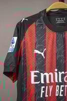 طقم ميلان الاساسي 2025/2026