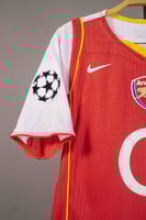 طقم ارسنال الاساسي كلاسيكي 2006