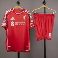 طقم ليفربول الاساسي 2025/2026