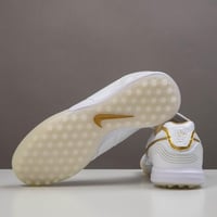 جزمة كرة قدم Nike