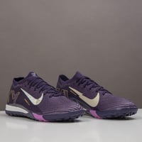 جزمة كرة قدم Nike